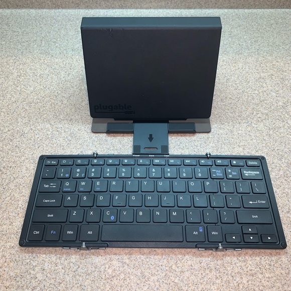 Plugable Foldable Bluetooth Keyboard - Picture 7 of 11